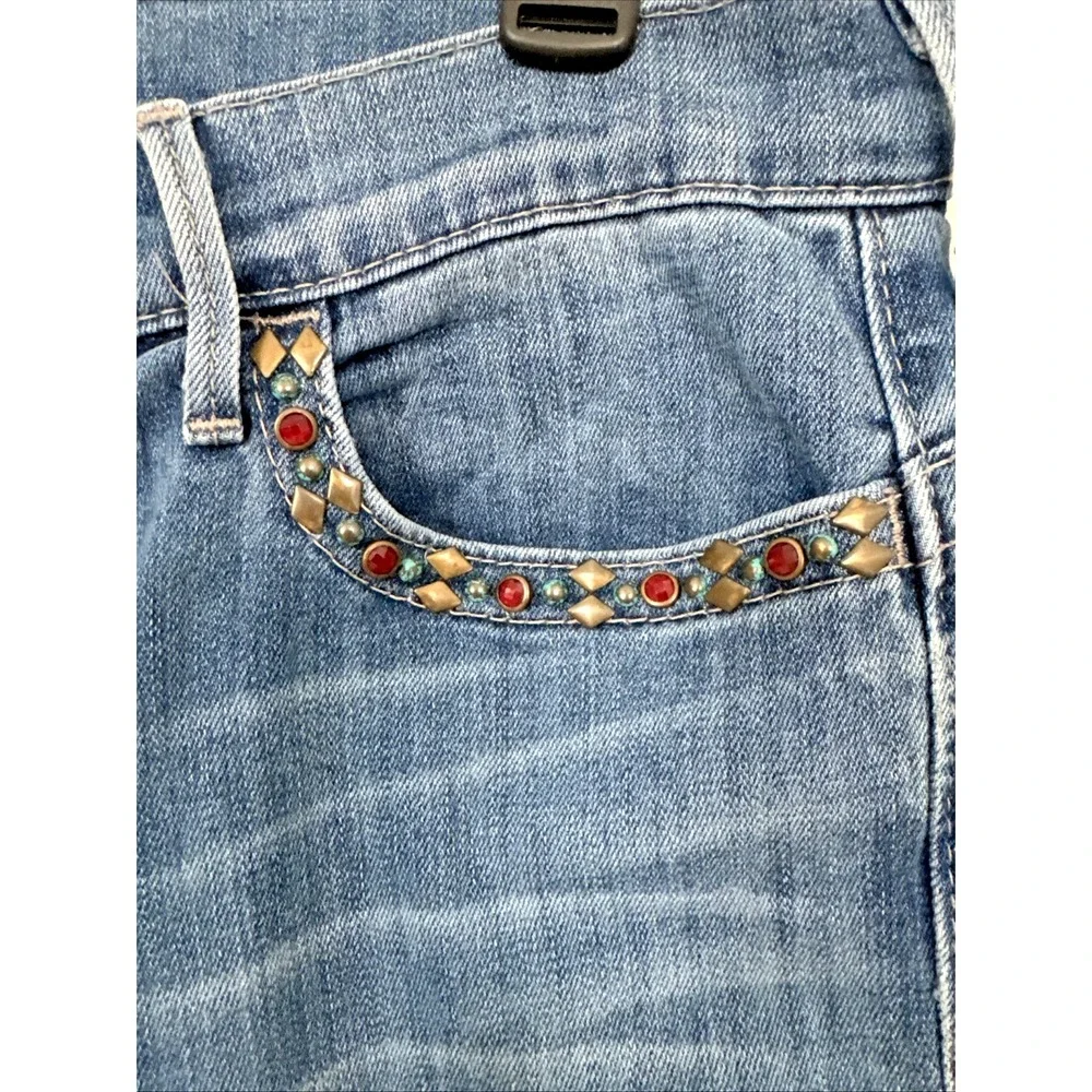 TRUE RELIGION Jeans Womens Size 31 Medium/Light Wash Embellished Pockets CHRISSY